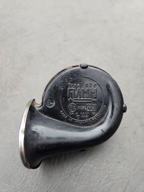 Fiamm Tromba E2 838 e2 CH 5 0602 01 A 7341.jpg