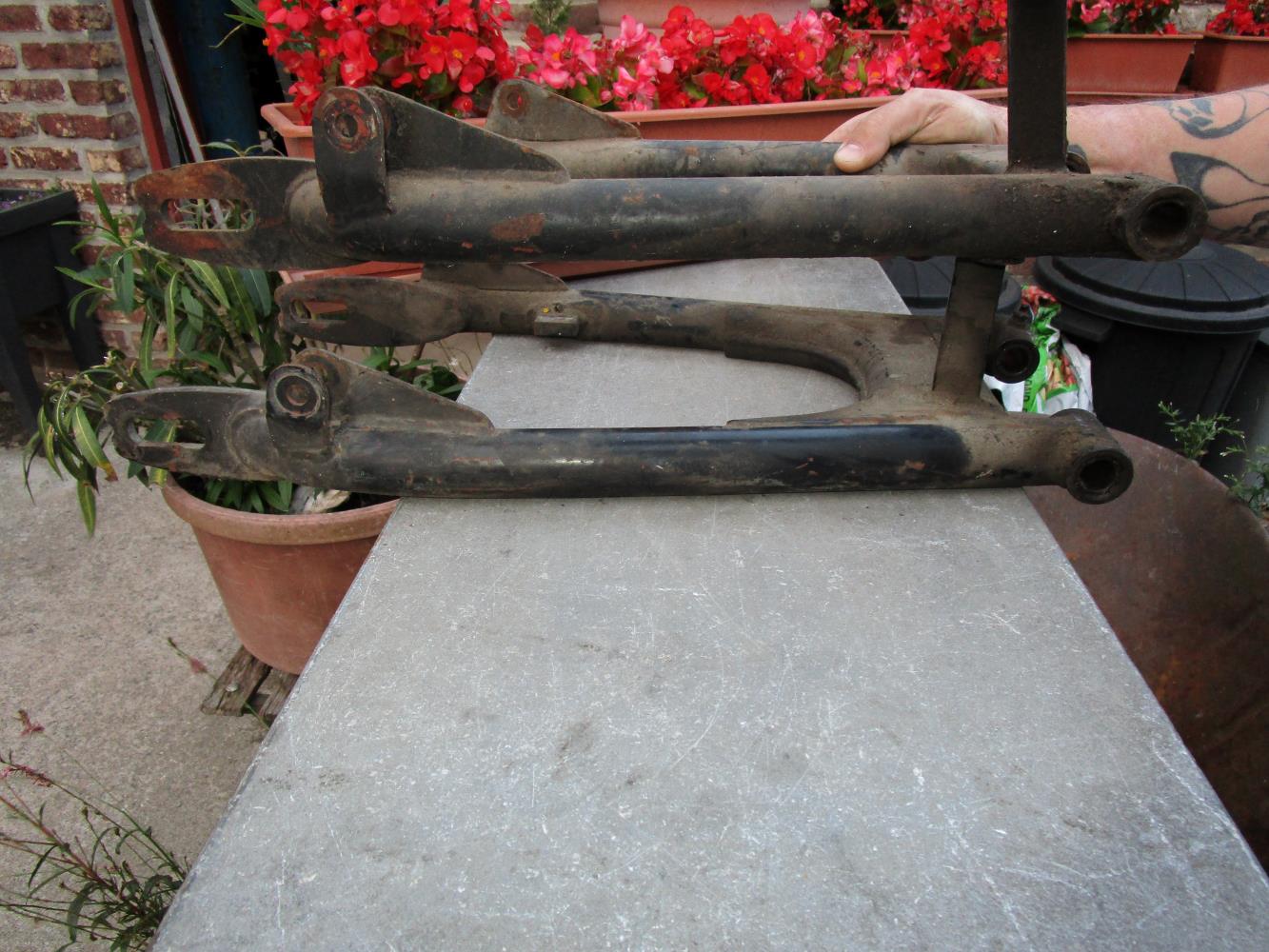 Top is from a 350 and of course the botom is from a 500 .